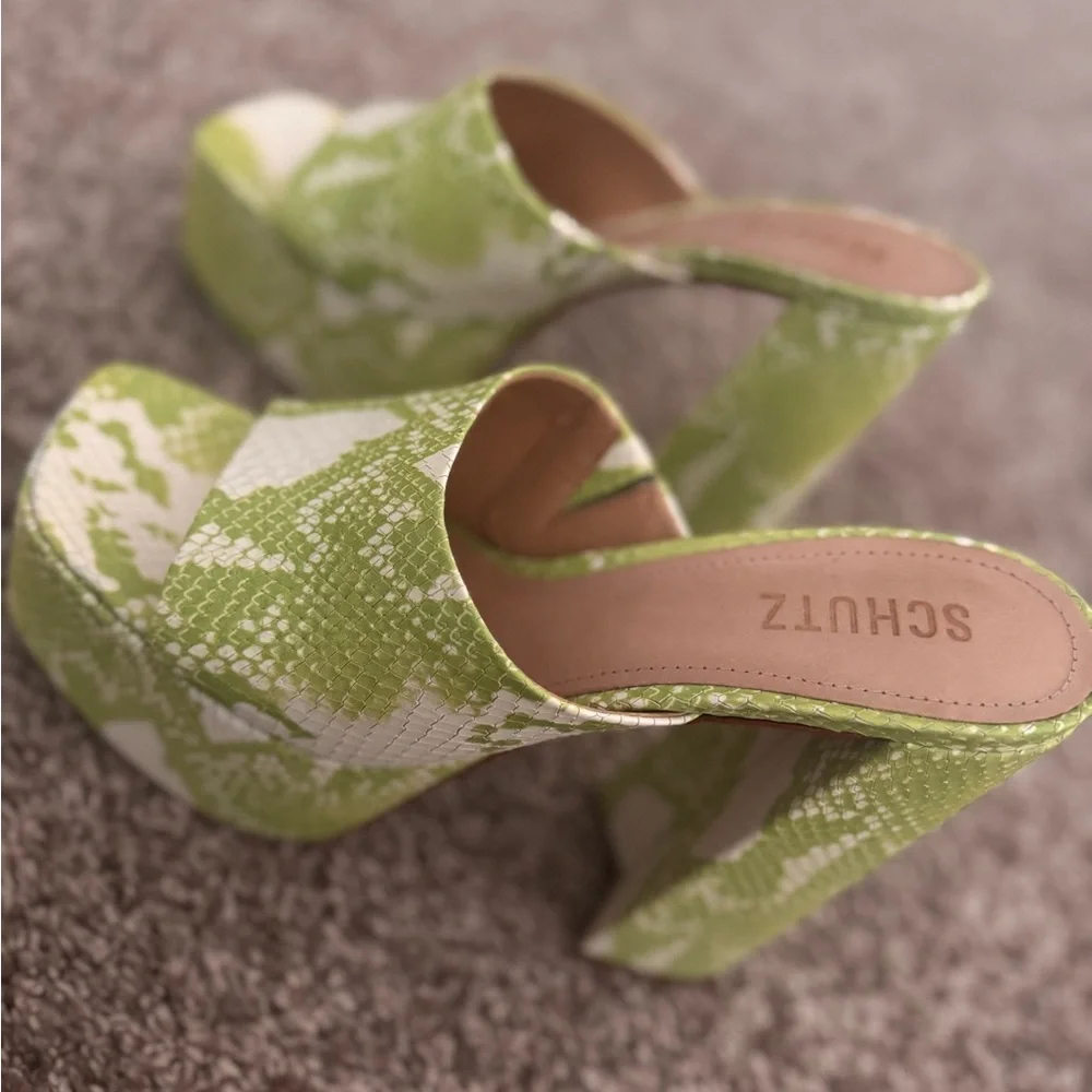 Schutz Darah Wild Green Snake Embossed Leather SlipOn High Heel Sandals Size 8.5
